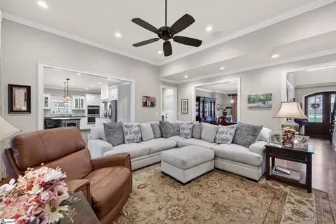 Entry Way - 2 Fox Hunt Ln, Greer, SC 29651 photo 3 of 5