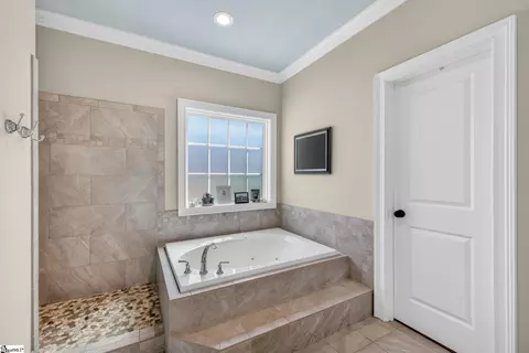 Bath - 2 Fox Hunt Ln, Greer, SC 29651 photo 1 of 7
