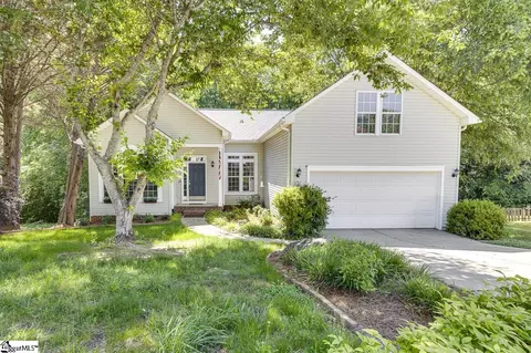105 Poplar Springs Dr, Mauldin, SC 29662