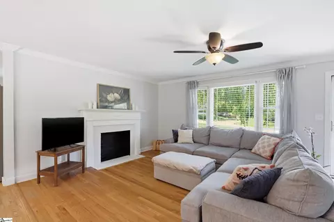 Living - 121 Endless Dr, Greer, SC 29651 photo 3 of 3