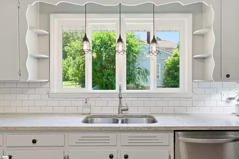 Kitchen - 121 Endless Dr, Greer, SC 29651 photo 4 of 5