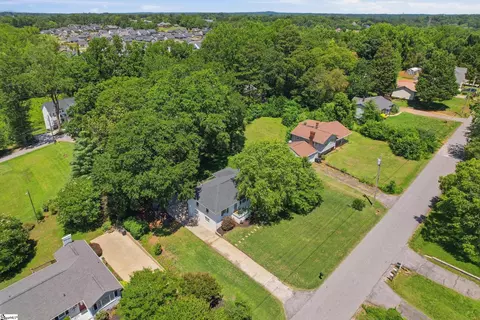 View/Area - 121 Endless Dr, Greer, SC 29651 photo 3 of 6