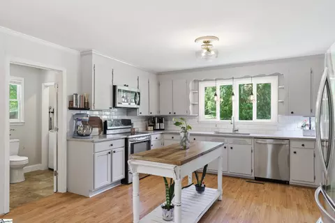 Kitchen - 121 Endless Dr, Greer, SC 29651 photo 2 of 5