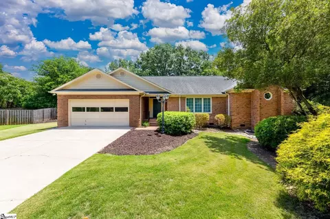 208 Yellow Poplar Ct, Simpsonville, SC 29681