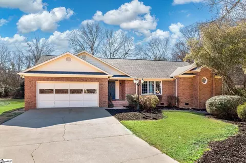 208 Yellow Poplar Ct, Simpsonville, SC 29681
