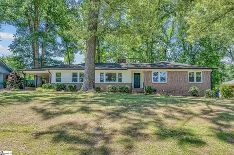 207 Melbourne Ln, Greenville, SC 29615