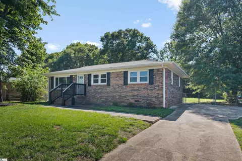 105 Abbotsford Dr, Simpsonville, SC 29681