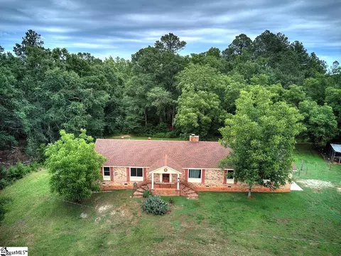 503 Edgewater Rd, Woodruff, SC 29388