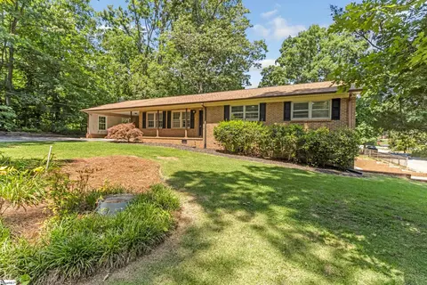 402 Woodley Rd, Spartanburg, SC 29306