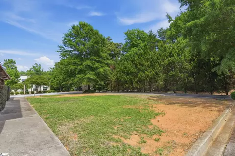 142 Mall Connector Rd, Greenville, SC 29607