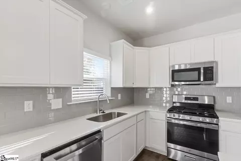 Kitchen - 347 Mykonos Dr, Mauldin, SC 29662 photo 4 of 4