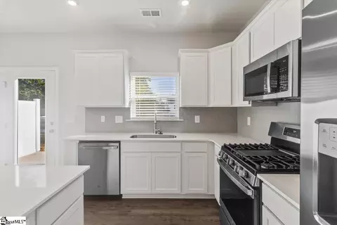 Entry Way - 347 Mykonos Dr, Mauldin, SC 29662 photo 2 of 4