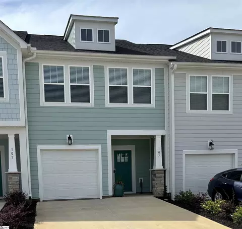 107 Cobden Ct, Simpsonville, SC 29681