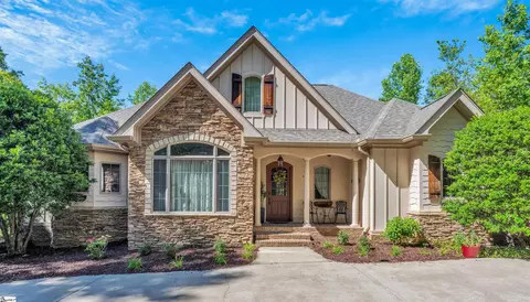 6 Deer Valley Ct, Travelers Rest, SC 29690