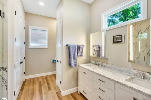 Bath - 851 Durham Brown Rd, Seneca, SC 29678 photo 1 of 4