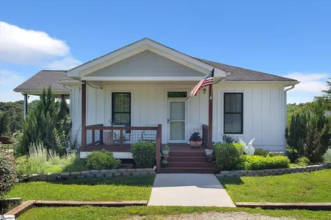 349 Amberwood Rd, Pickens, SC 29671