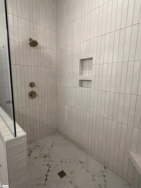 Bath - 314 Richey Rd, Pelzer, SC 29669 photo 5 of 6