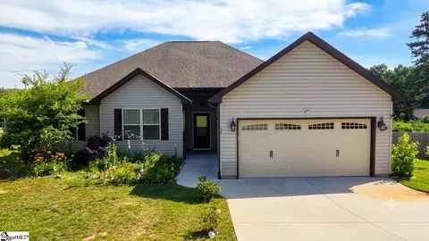 34 Montgomery Rd, Lyman, SC 29365