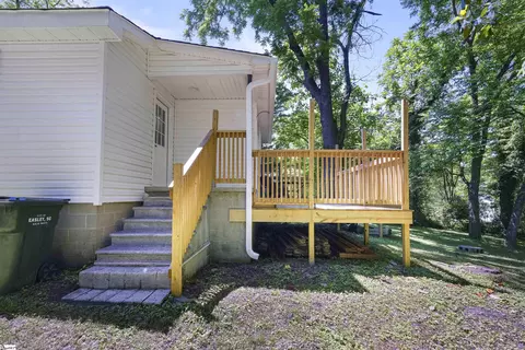 Exterior - 106 N 3rd St, Easley, SC 29640 photo 3 of 4