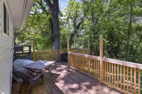 Exterior - 106 N 3rd St, Easley, SC 29640 photo 2 of 4