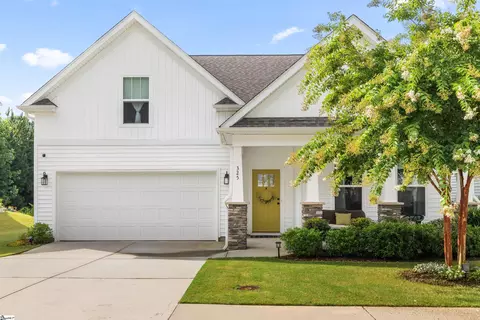 325 Kelby St, Travelers Rest, SC 29690