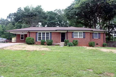 208 Alice Farr Dr, Greenville, SC 29617