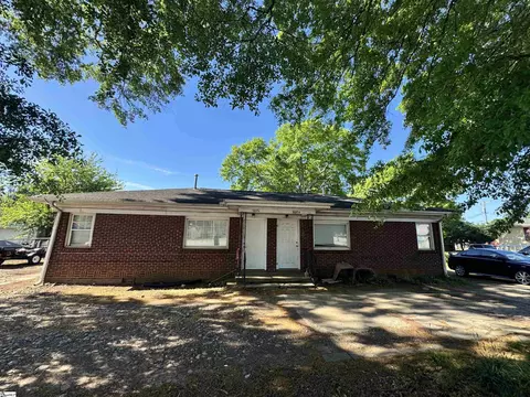 507 Cedar Lane Rd, Greenville, SC 29611