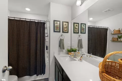 Bath - 1081 Millison Pl, Moore, SC 29369 photo 2 of 2