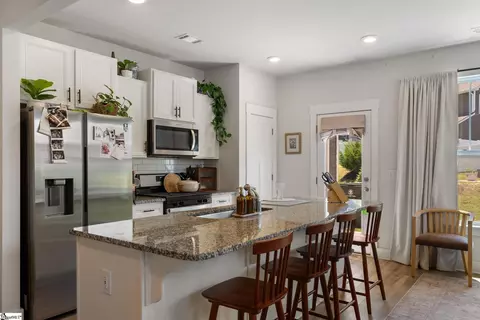 Kitchen - 1081 Millison Pl, Moore, SC 29369 photo 2 of 3