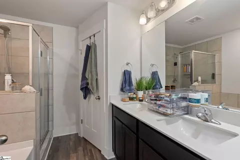 Bath - 1081 Millison Pl, Moore, SC 29369 photo 1 of 2