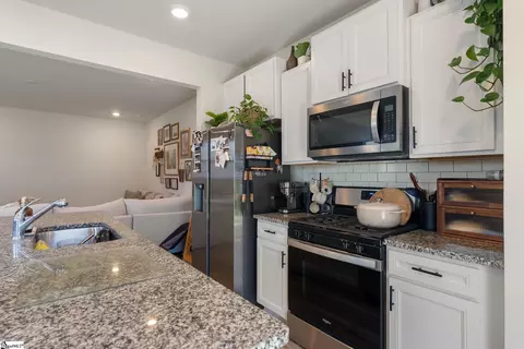 Kitchen - 1081 Millison Pl, Moore, SC 29369 photo 3 of 3