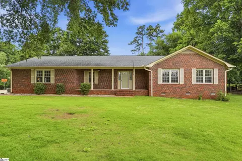 102 Fernwood Dr, Easley, SC 29640