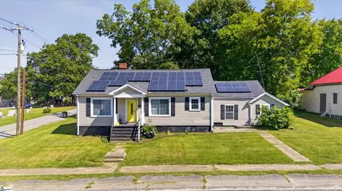 270 W Hayne St, Woodruff, SC 29388