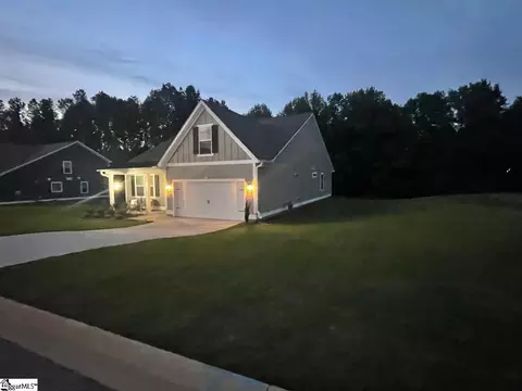 840 Orchard Valley Ln, Boiling Springs, SC 29316