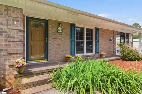 136 Country Club Rd, Gaffney, SC 29340