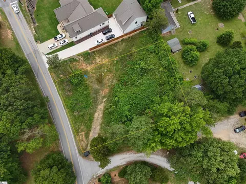 136 Mccall Rd, Simpsonville, SC 29680