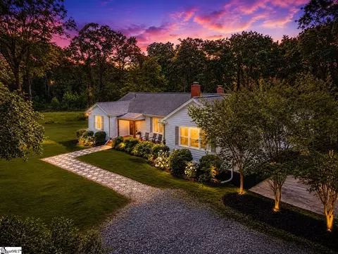 39 Stallings Rd, Greenville, SC 29611