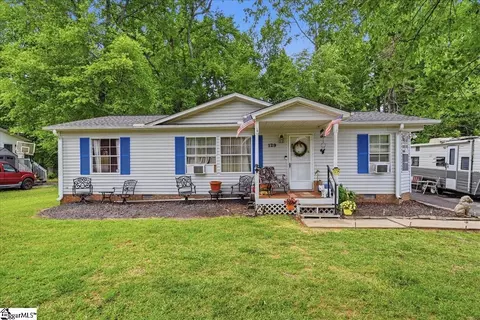 129 Notchwoods Dr, Boiling Springs, SC 29316