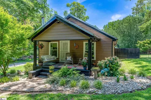 2261 Fews Chapel Rd, Greer, SC 29651
