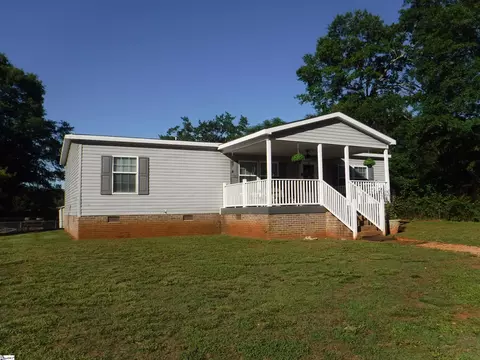 175 Madison Ave, Wellford, SC 29385