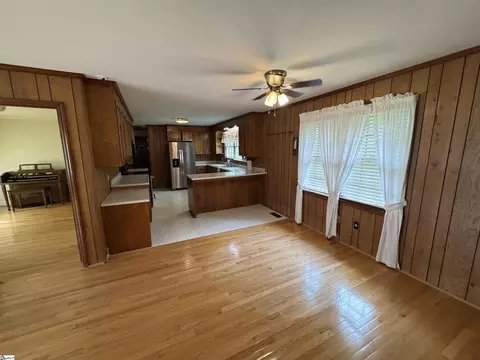 701 N Rutherford Rd, Greer, SC 29651 photo 5
