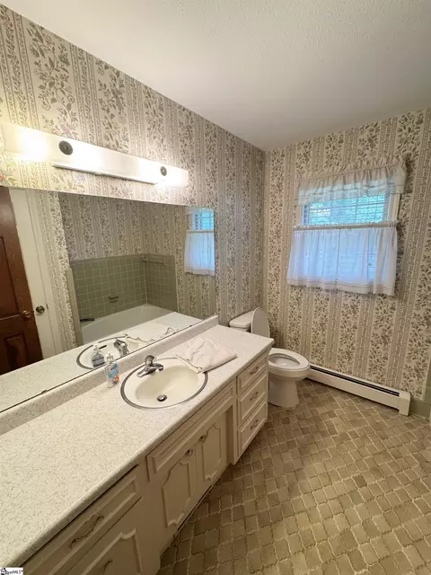 701 N Rutherford Rd, Greer, SC 29651 photo 12