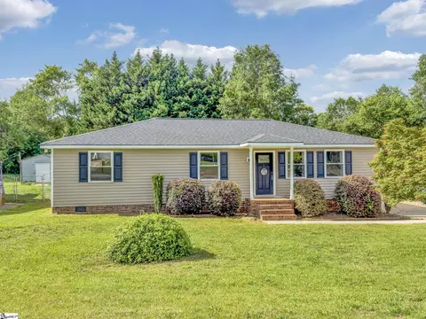 15 Childress Cir, Greenville, SC 29617
