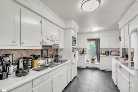 Kitchen - 722 Lay Bridge Rd, Central, SC 29630 photo 3 of 4