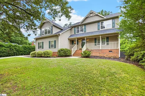 703 E Silverleaf St, Greer, SC 29650