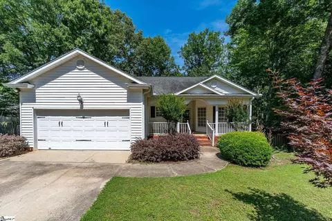 107 Groveton Ct, Simpsonville, SC 29681