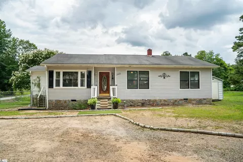 548 Honeysuckle Rd, Spartanburg, SC 29303