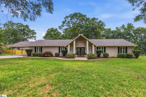 122 Mabry Rd, Spartanburg, SC 29307