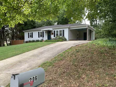 206 Mill Estate Rd, Taylors, SC 29687