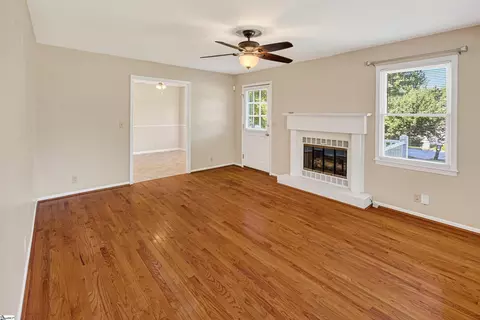Living - 101 Bishop Dr, Easley, SC 29640 photo 1 of 4